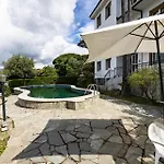 Regina On The Hill Apartman